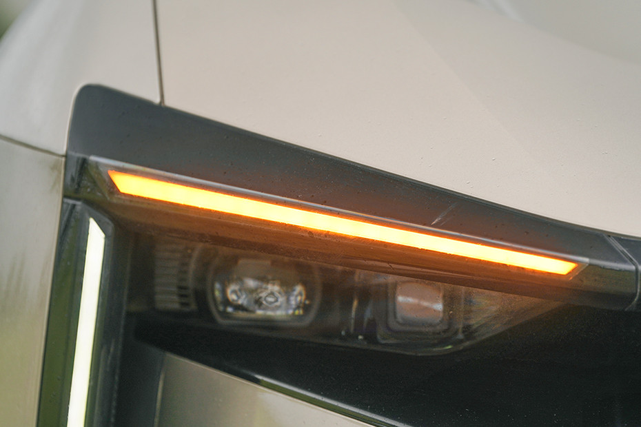 Mahindra BE 6 Turn Indicator (Front)