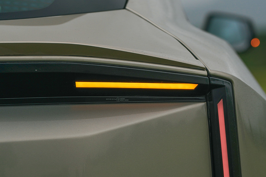 Mahindra BE 6 Turn Indicator (Rear)