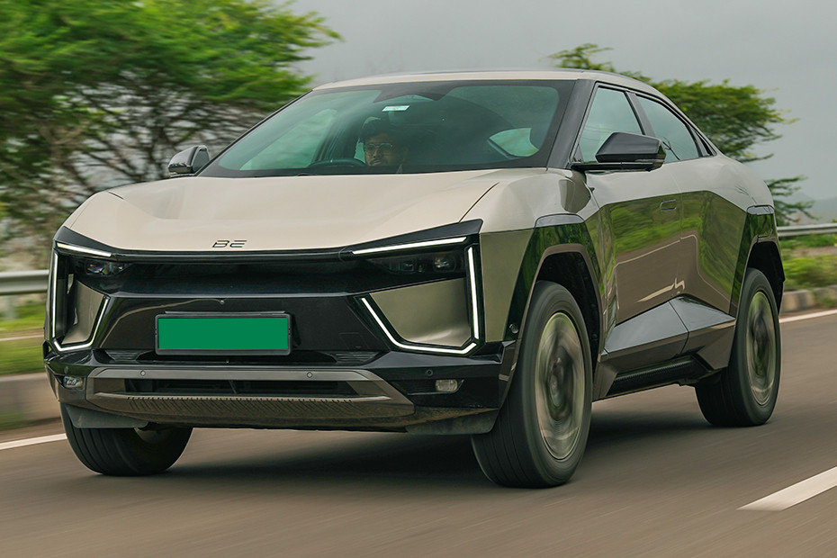 Mahindra BE 6 Driving: Front Left Quarter View