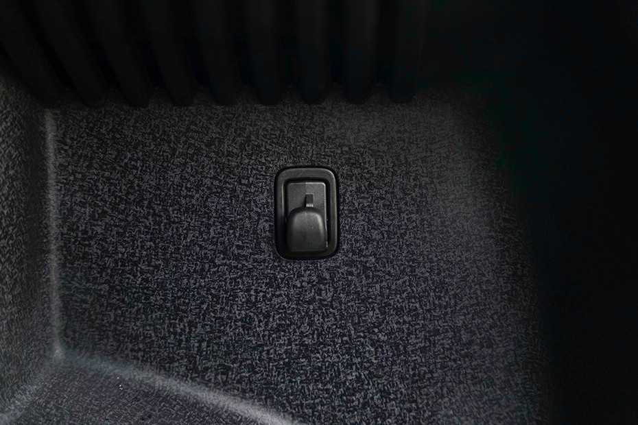 Mahindra BE 6 Luggage Hook