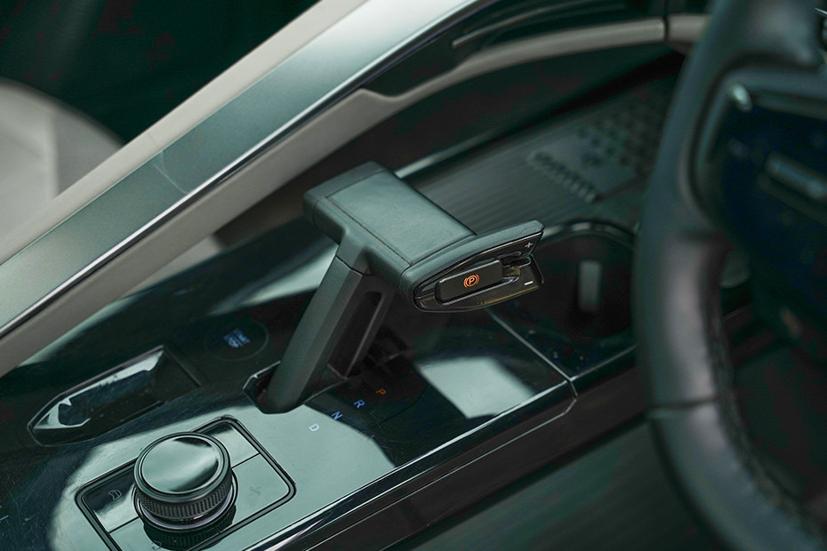 Mahindra BE 6 Drive Mode Selector