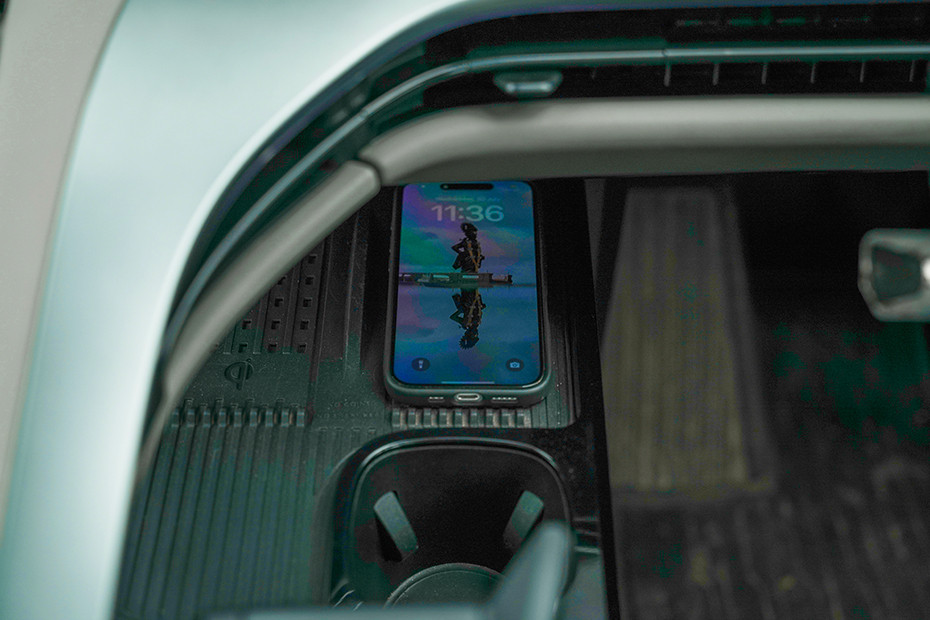 Mahindra BE 6 Wireless Charger