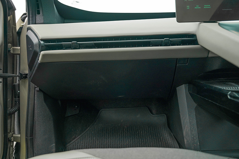 Mahindra BE 6 Glovebox (Closed)