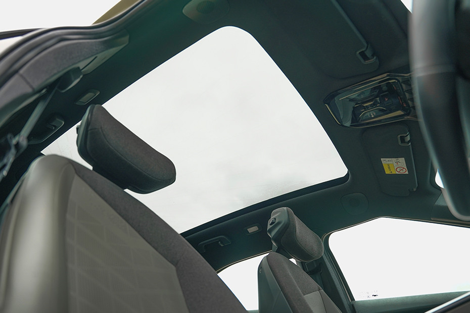 Mahindra BE 6 Sunroof (Inside View)