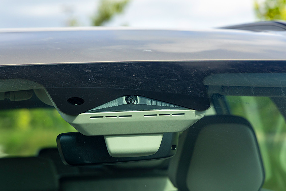 Mahindra XEV 9S ADAS: Front Camera