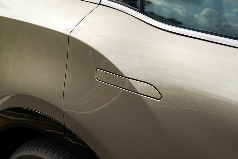 Mahindra XEV 9S Rear Door Handle