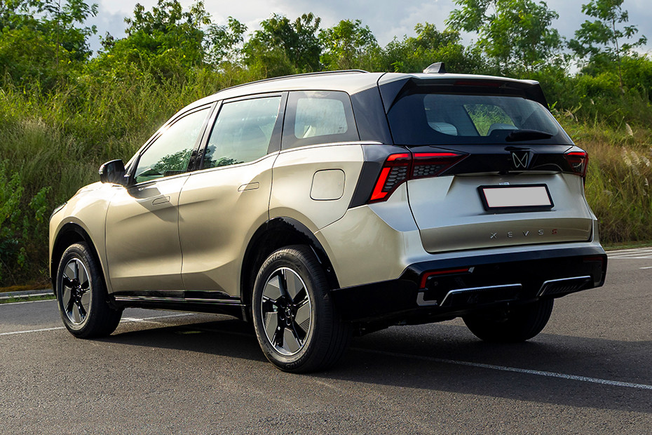 Mahindra XEV 9S Rear Left Three Quarter View