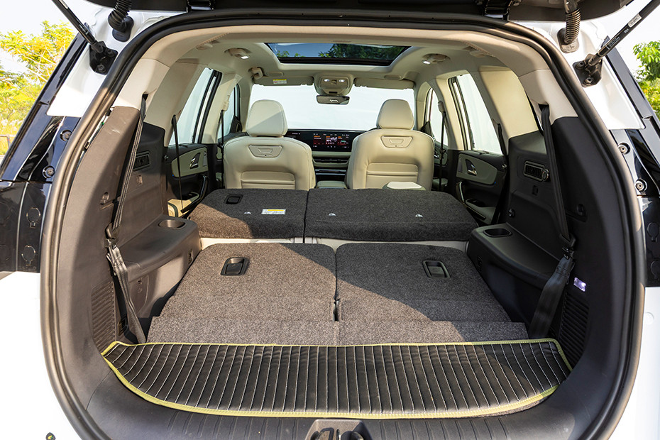 Mahindra XEV 9S Rear Seats (Turned Over)