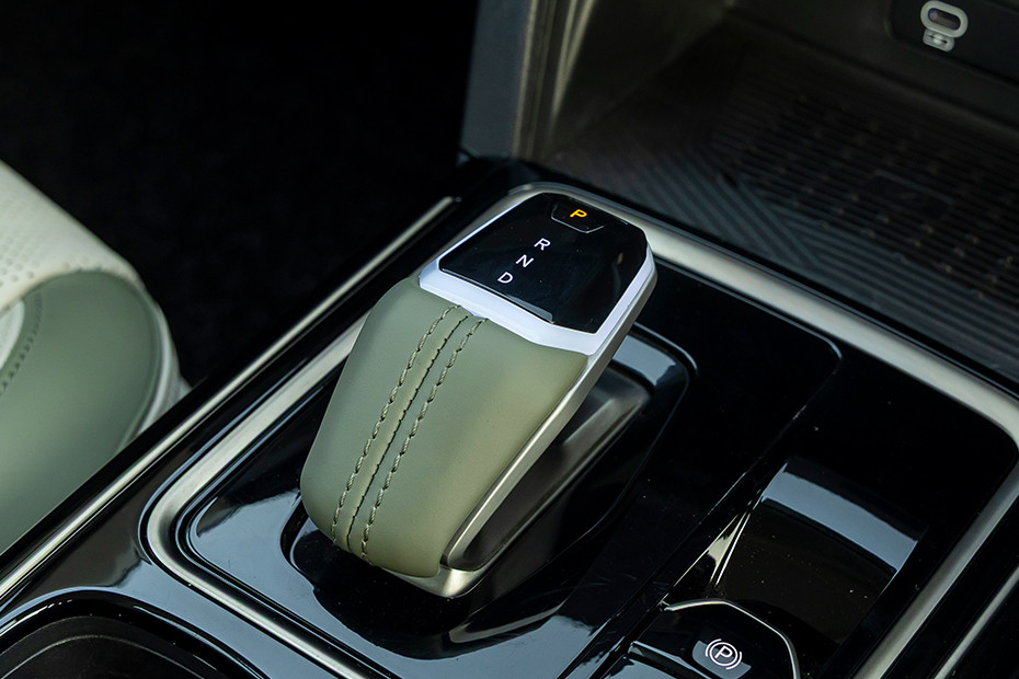 Mahindra XEV 9S Gear Selector / Shifter