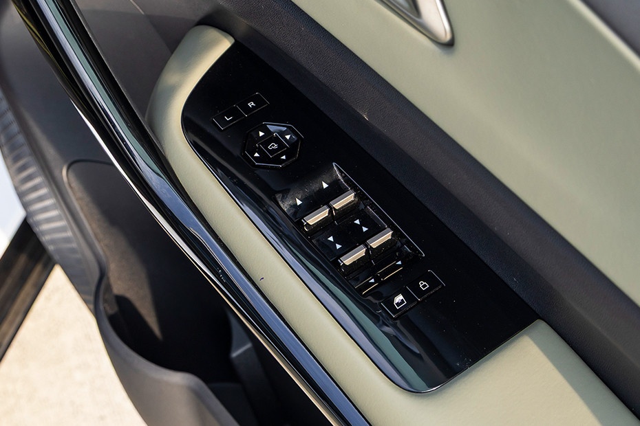 Mahindra XEV 9S Door Controls