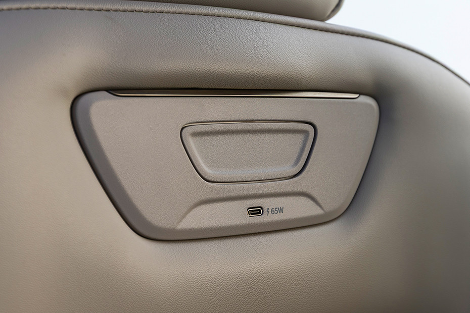 Mahindra XEV 9S Rear Seat Entertainment Screen