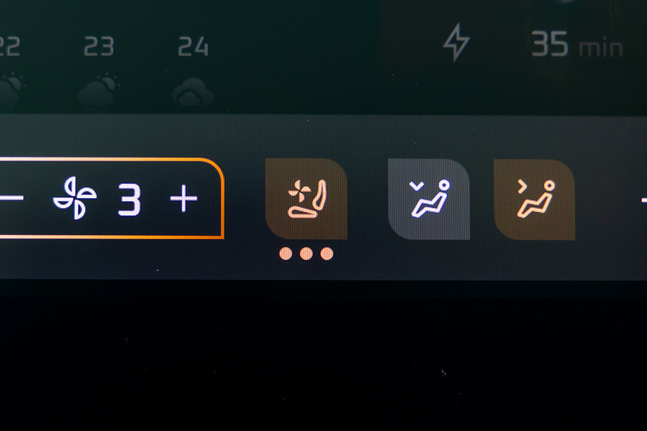 Mahindra XEV 9S Ventilated Seat Button