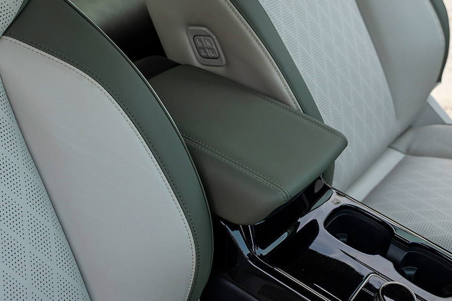 Mahindra XEV 9S Front Armrest