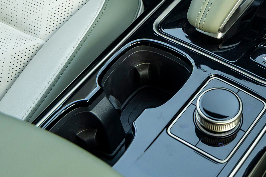 Mahindra XEV 9S Front Cup Holder