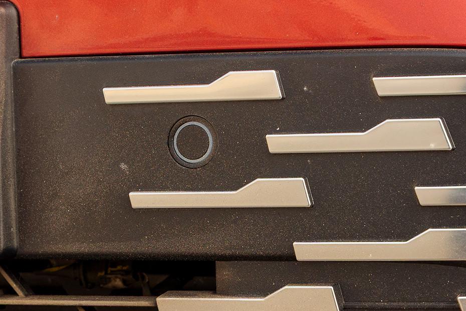 Tata Harrier Front Parking Sensors