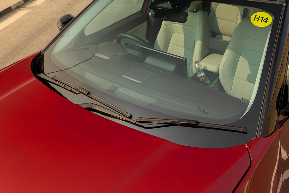 Tata Harrier Front Windshield and Wiper