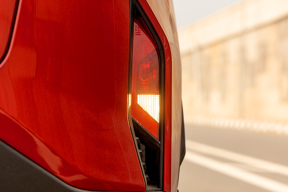 Tata Harrier Reverse Lamp