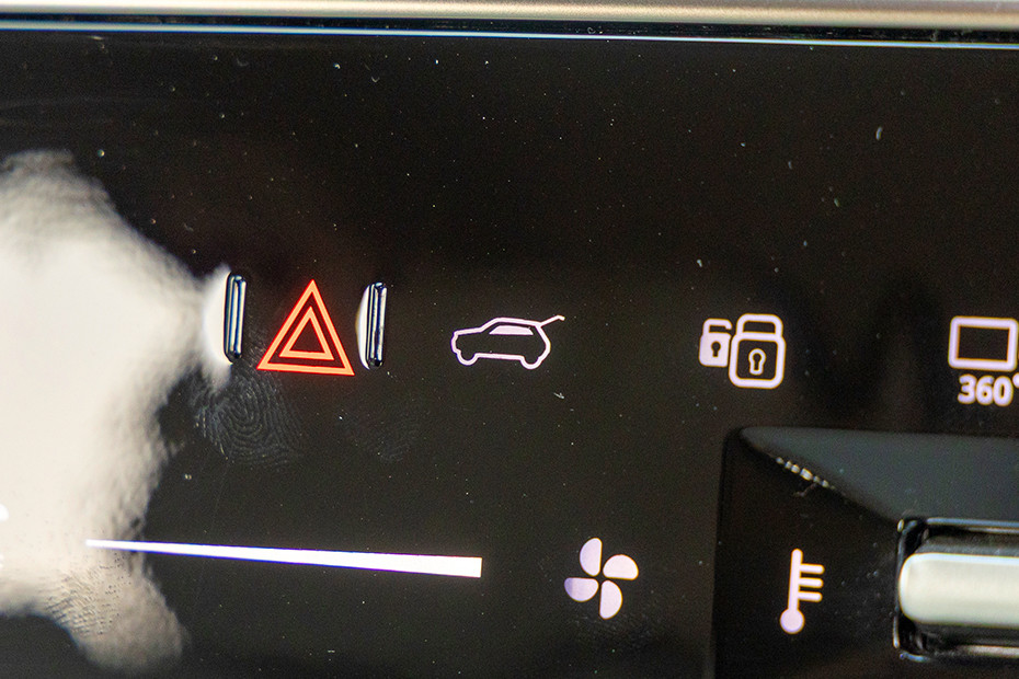 Tata Harrier Hands Free Boot Release