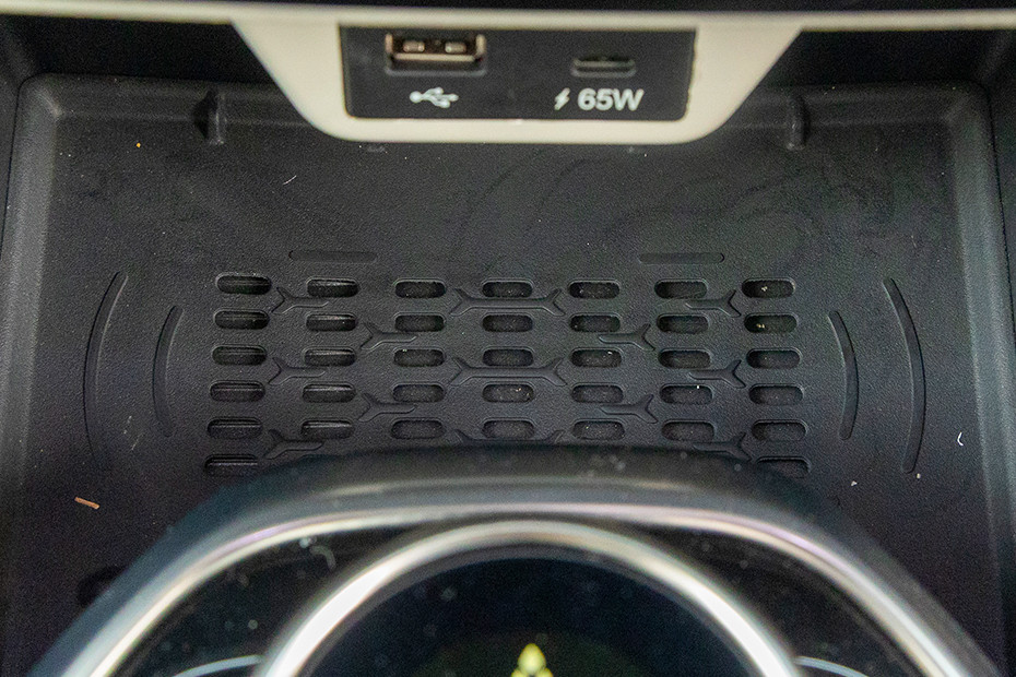 Tata Harrier Wireless Charger