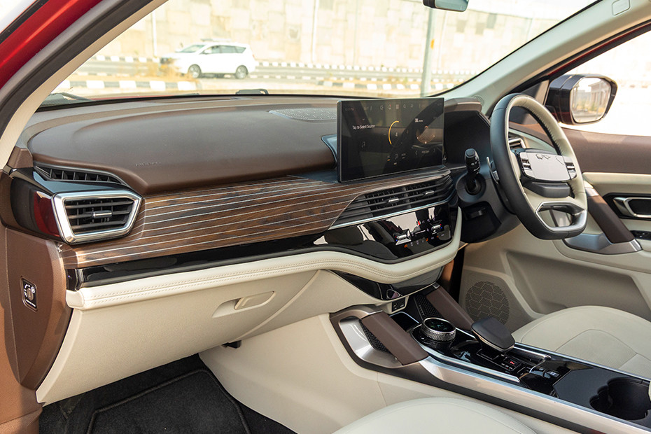 Tata Harrier Dashboard: Passenger's View