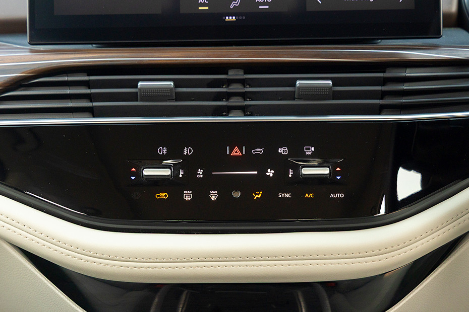 Tata Harrier Dashboard Controls