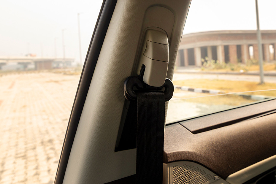 Tata Harrier Height-adjustable Seatbelt