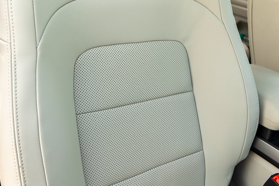 Tata Harrier Front Seat Ventilation (Close Up)