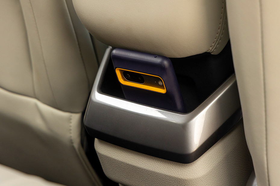 Tata Harrier Centre Tunnel Storage(Rear)