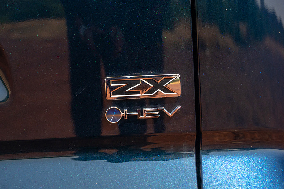 Toyota Innova Hycross Variant Badge