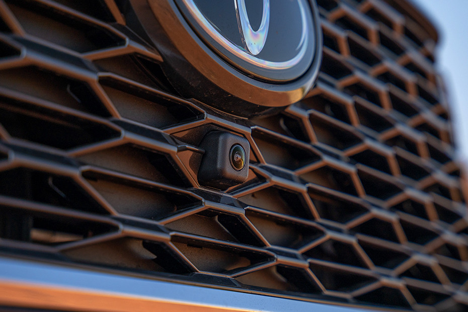 Toyota Innova Hycross 360 Degree Camera (Front)