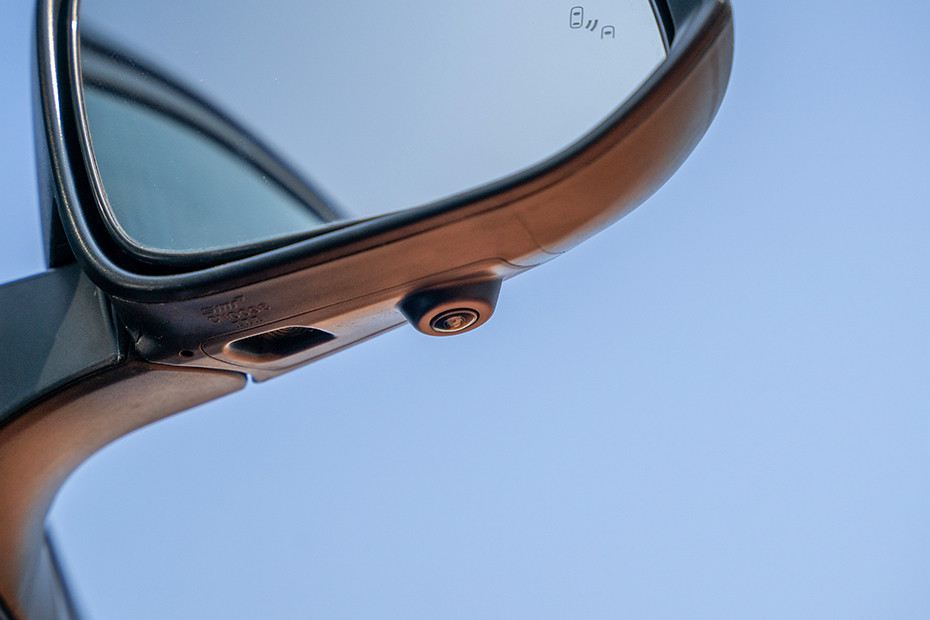 Toyota Innova Hycross 360 Degree Camera (Right)