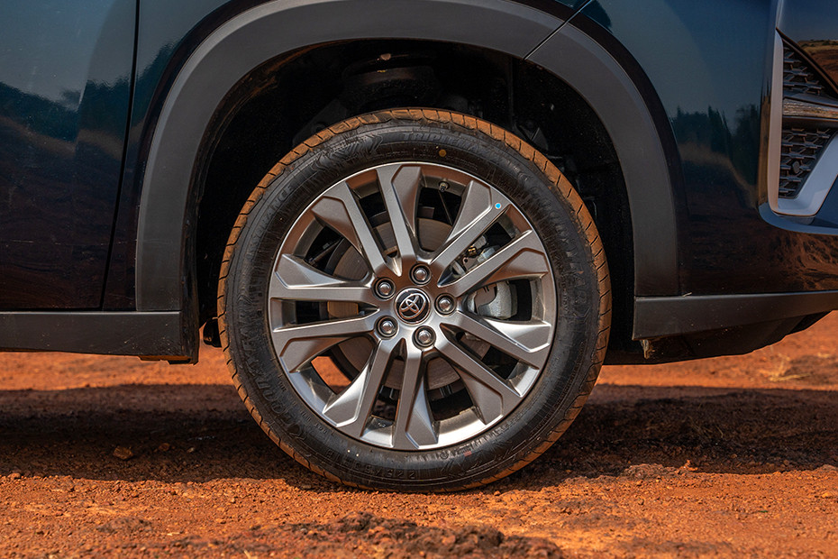 Toyota Innova Hycross Wheel