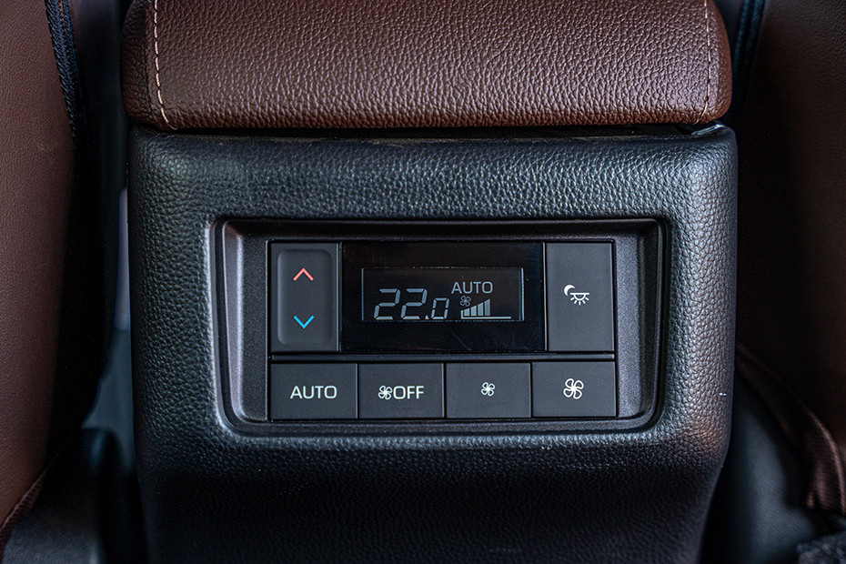 Toyota Innova Hycross Rear AC Controls