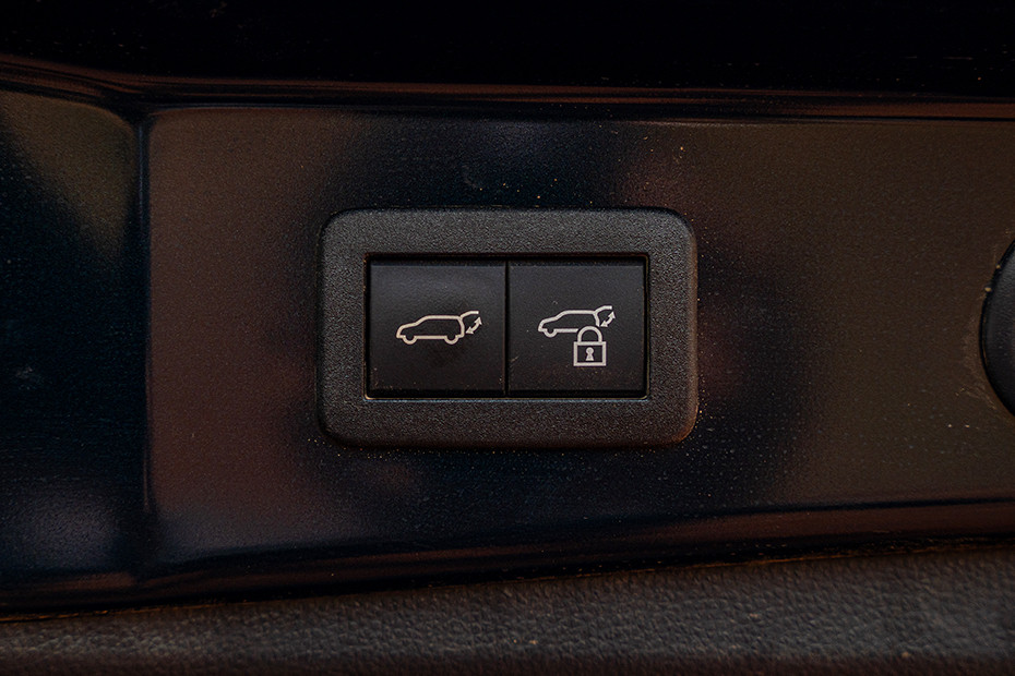 Toyota Innova Hycross Powered Tailgate Button