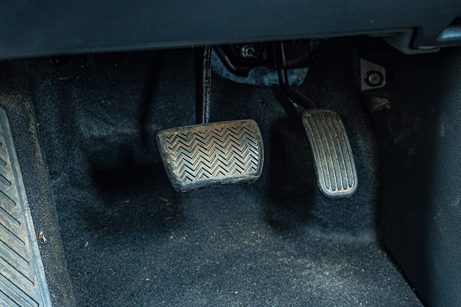 Toyota Innova Hycross Pedals