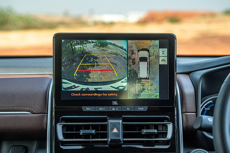 Toyota Innova Hycross Reverse Camera View
