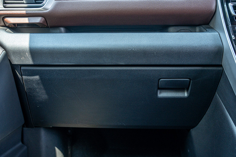 Toyota Innova Hycross Glovebox (Closed)