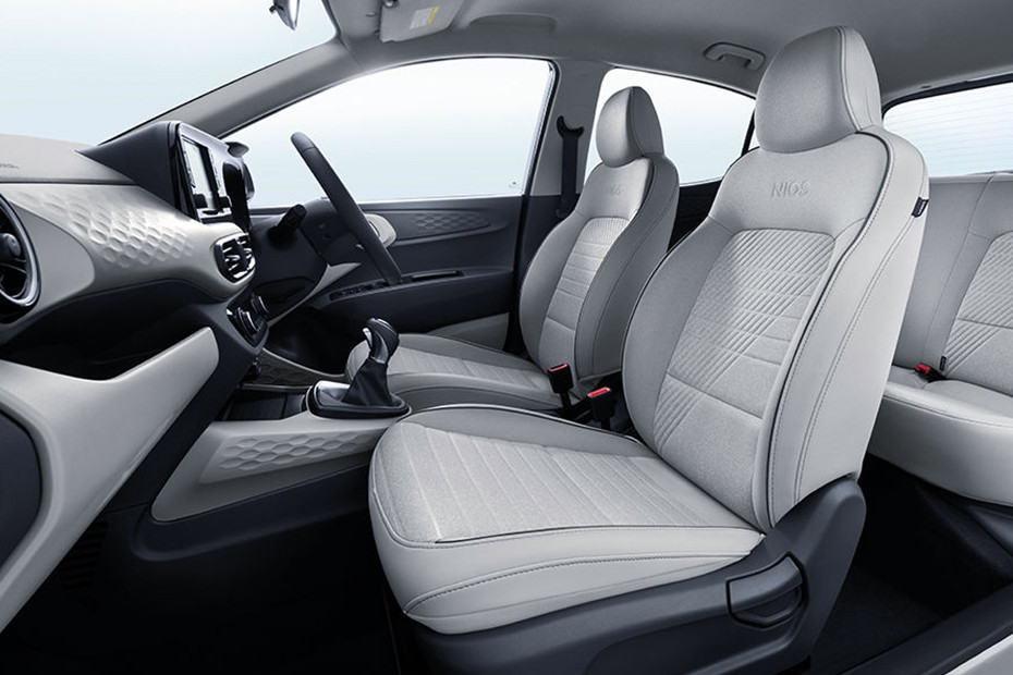 Hyundai Grand i10 Nios Door view of Driver seat