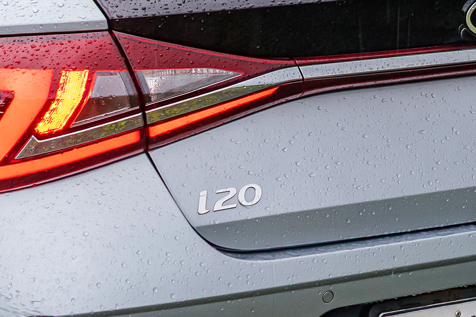 Hyundai i20 Model Badge