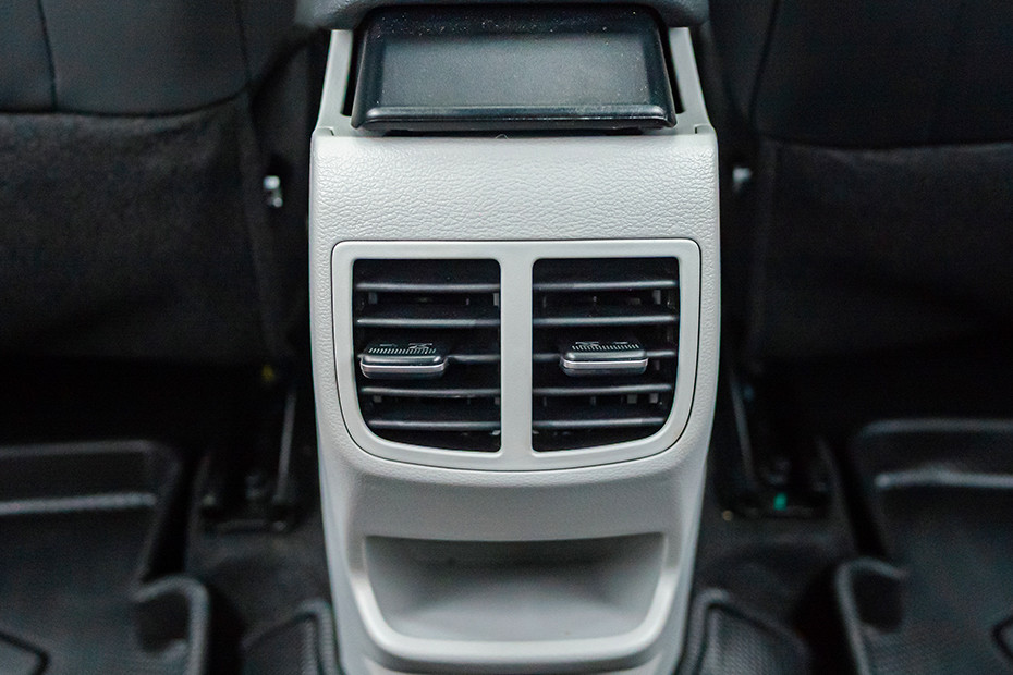 Hyundai i20 Rear AC Vents (Floor)