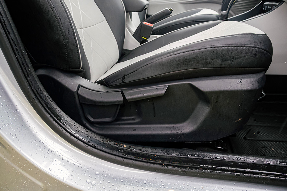 Hyundai i20 Seat Adjustment