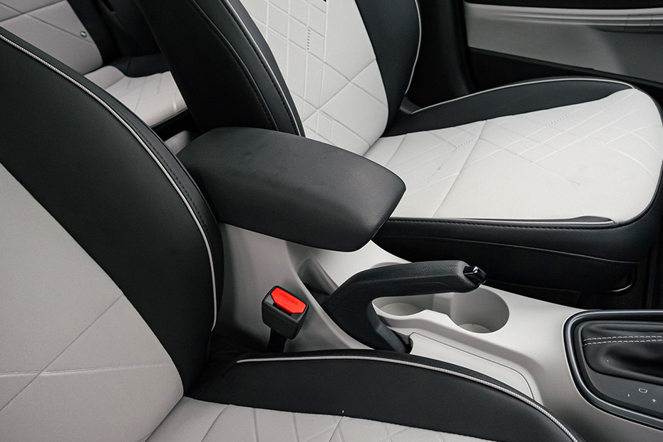 Hyundai i20 Front Armrest