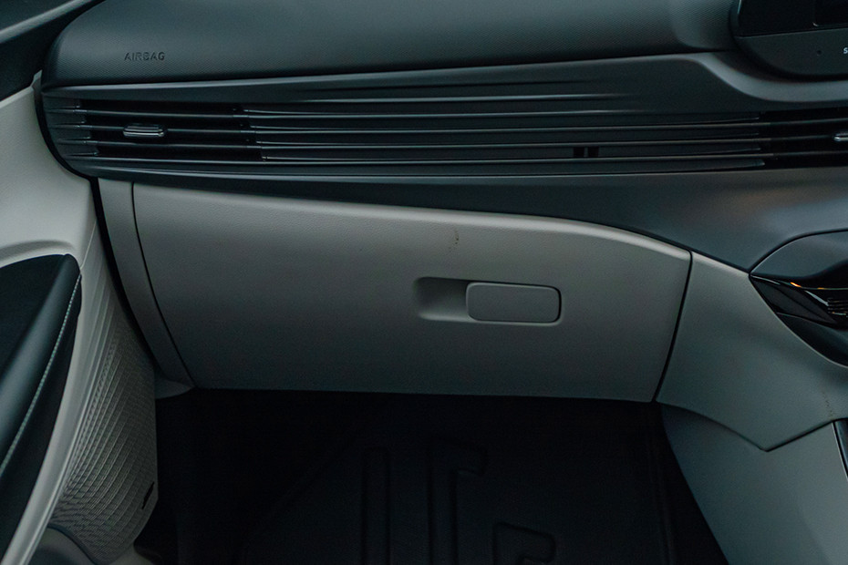 Hyundai i20 Glovebox (Closed)