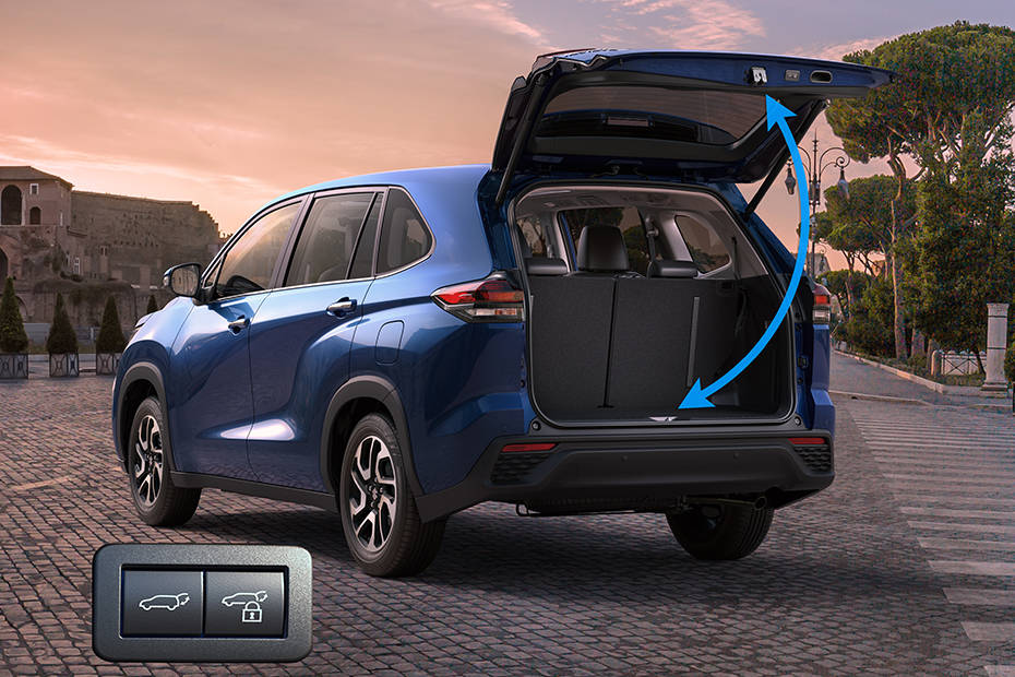 Maruti Invicto Power Boot Opening