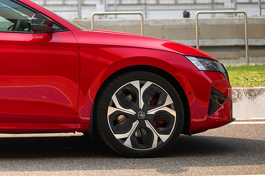 Skoda Skoda Octavia RS EXTERIOR Details