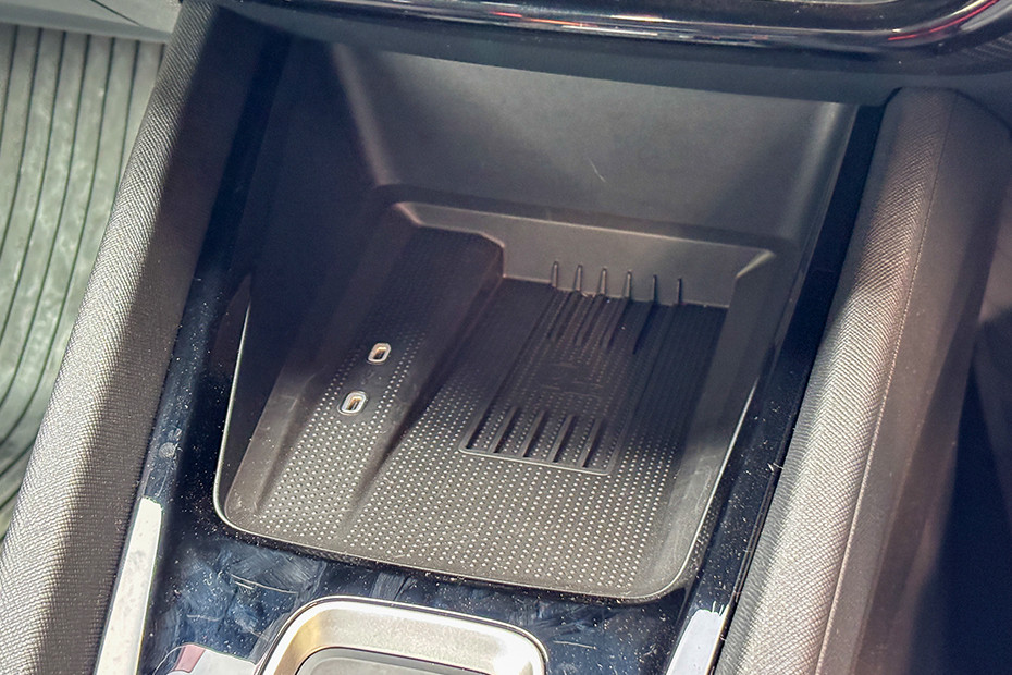 Skoda Skoda Octavia RS INTERIOR Charging Options