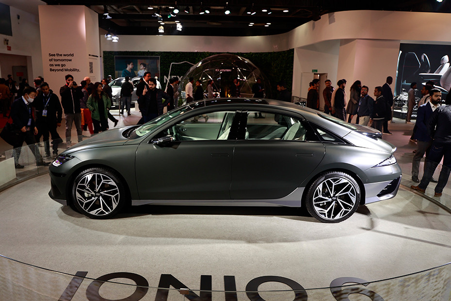 Hyundai IONIQ 6 Side View (Left)