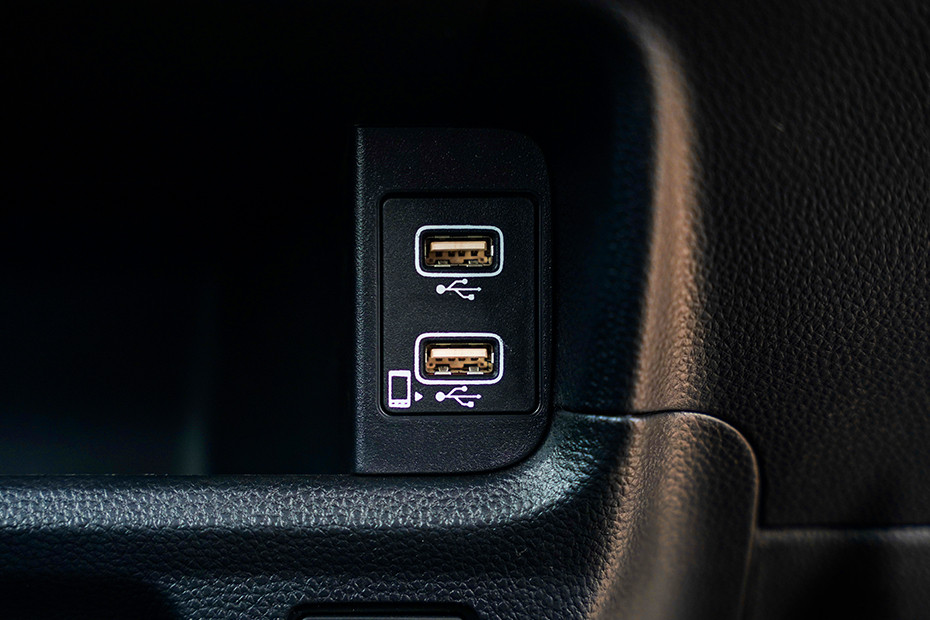 Honda Elevate USB Charging Port (Front)