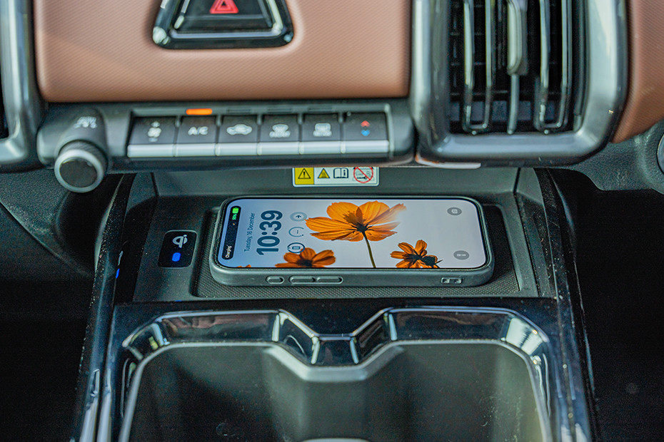 Maruti e Vitara Wireless Charger
