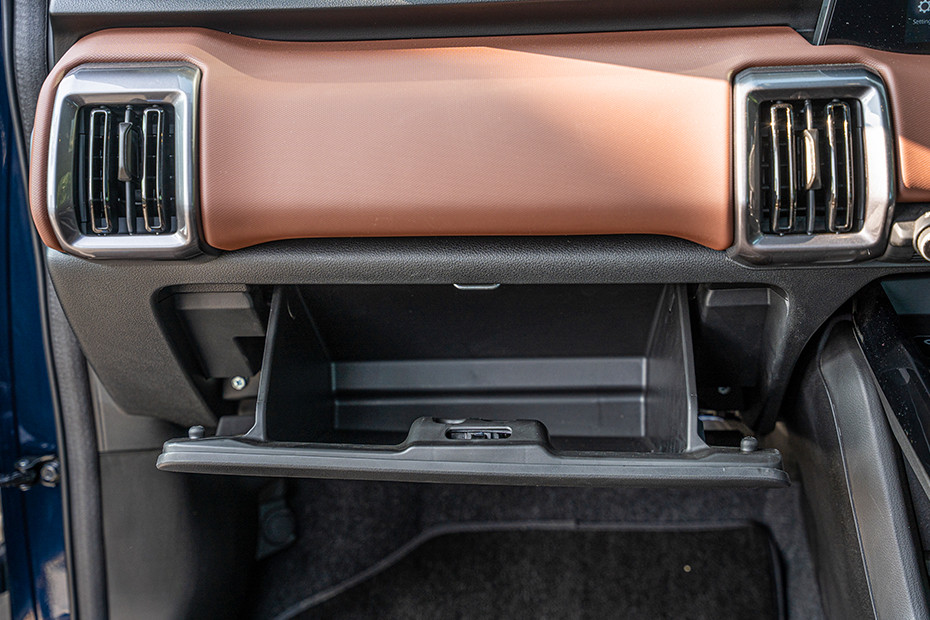 Maruti e Vitara Glovebox